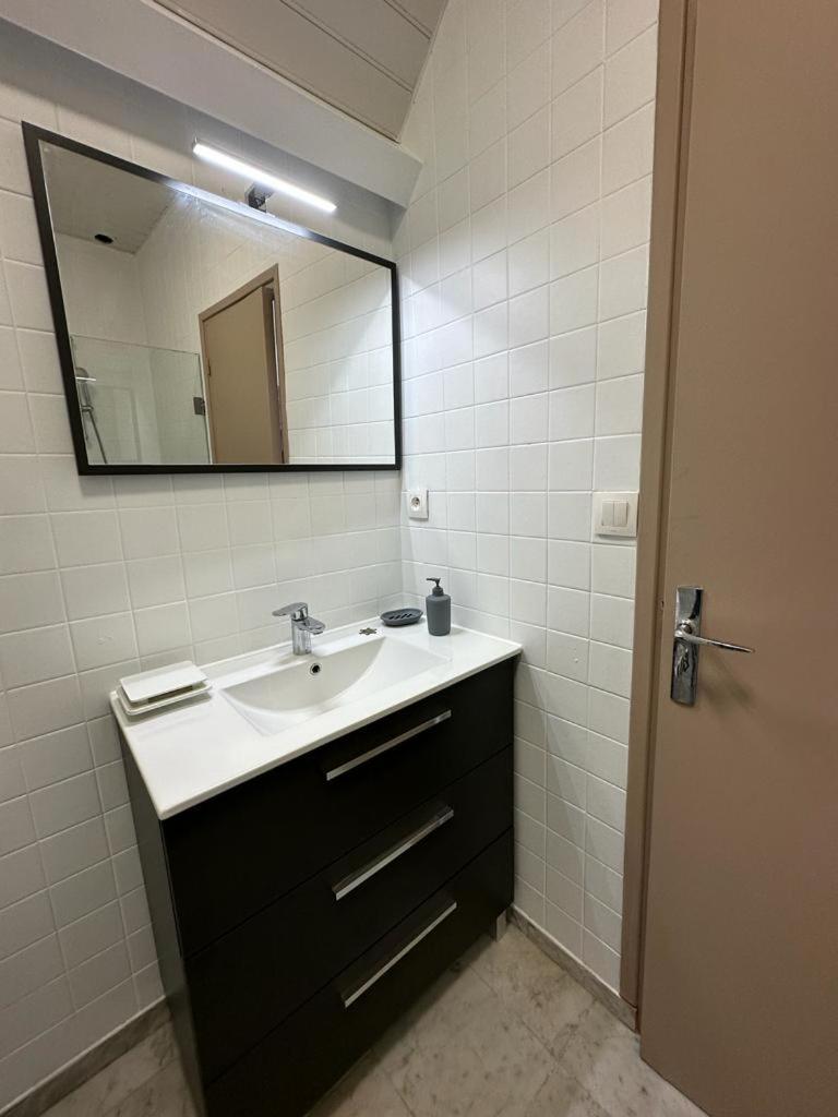 Spacious Flat Close To The Railway Station Troyes Cameră foto